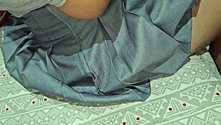 Stesøster finner meg og gnir kukken min 😏.