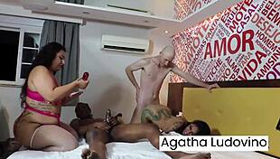 Minha Madrasta Me Deu De Presente Para Os Amigos Dela Do Bar Me Usarem Como Quiserem