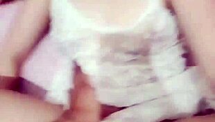 Ngentot memek sempit istri sampai crot didalam