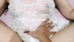 Ngentot memek sempit istri sampai crot didalam
