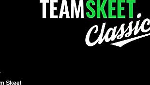 Santa cums early this Christmas with big tits sucking?