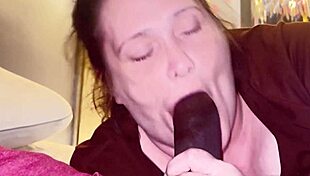 hot thick midget suck and slurping on a bbc