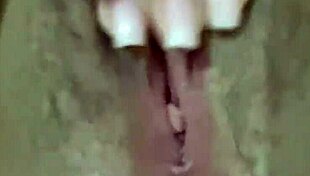 Solo girl masturbates her hungry pussy