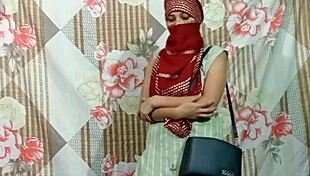 मुंबई च्या मराठी मुस्लिम भाभी सोबत मराठी झवाझवी fucking doggystyle