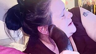 hot thick midget suck and slurping on a bbc