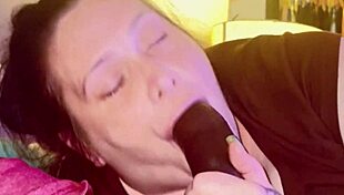 hot thick midget suck and slurping on a bbc