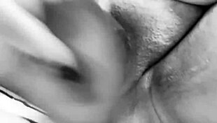 Phat Pussy Squirts Juicy