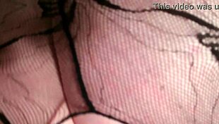 Geez, I’m obsessed with giantess Dawnskye1962 in crotchless pantyhose, so sexy!