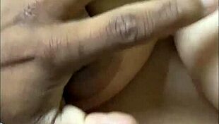 desi hot girlfriend sex video in bedroom