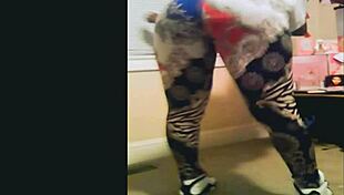 black milf drops ass