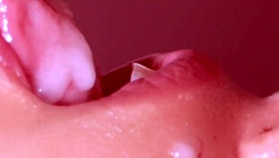 無修正日本の可愛い子がクローズアップフェラで射精フィニッシュ