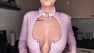 hey, wanna see my hottest german tattooed ass video live?