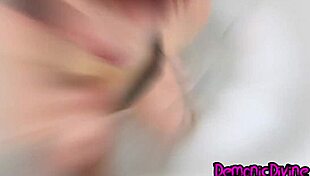 Ahegao kurva cucá velký pták ve vaně