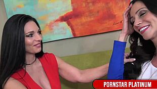 Brunette women Ariella Ferrera