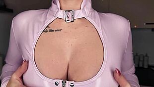 hey, wanna see my hottest german tattooed ass video live?