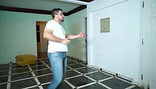 hey, transex loira, make that guy suck it now