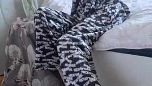 elza kom shows off nylon tights fetish in lingerie