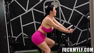 Plump girl Suki Sin trained with Nicky Rebel in gym
