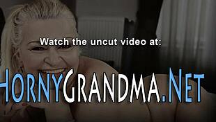 Szok! Patrzę jak starsza pani w okularach ssie fiuta i bierze wytrysk do ust tak chciwie!