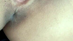 i test tight pussy with big dildo toy