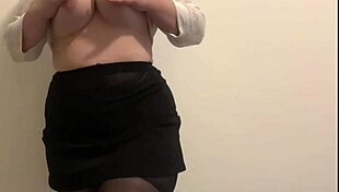 i love tasting big tits and ass with extra curves