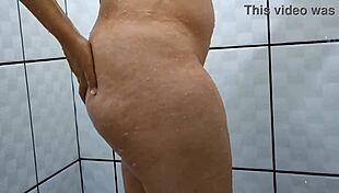 Bailey Quinn Feels Juicy Emotions During Bath Masturbation