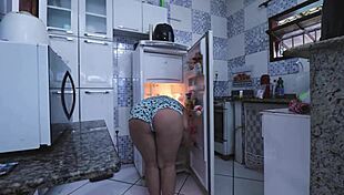 Big Ass Brunette Cooks and Takes Anal in Homemade Video