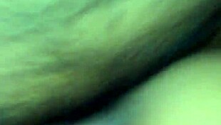 boldly fucking a shaved girl with intense passion