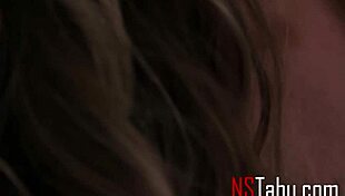 Hotwife ronde se fait double pénétrer par cuck et bull pendant que mari regarde