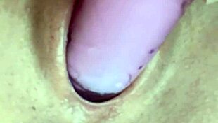 i test tight pussy with big dildo toy