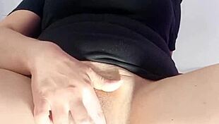 hot latina tia with giant cameltoe masturbates for nephew in tight leggings!