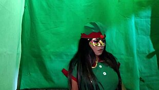 The Christmas spirit ignites fiery cochina passion