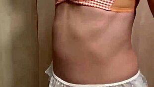 恥装 恥じらいのジュニア下着をつけて、アナルいじり、乳首いじりする