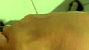 pov i masturabte alone n cum hard