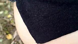 Quick fuck in public outdoor pussy