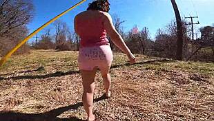 43yo wife flashes big ass at park 😏.