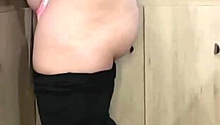 omg, my suegra's huge butt in thong while cookin' drives me crazyy