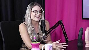 Reh queen and kstro's public sheer red show