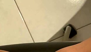 pov i masturabte alone n cum hard