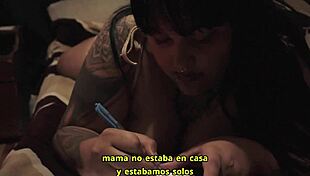 mi padrastro llega cansado del trabajo y yo aprovecho para cumplir mi fantasia de chupar su pene mientras el descansa sub espa�ol