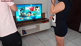 The housewife welcomes the technician and seduces him while her husband is out