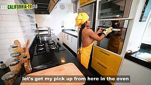 Brazilian Influencer Clara Wellen Caught Naked Opening Door for Delivery Guy