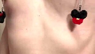 恥装 恥じらいのジュニア下着をつけて、アナルいじり、乳首いじりする