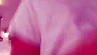 simple selfie clip of enjoying exercise in the gym