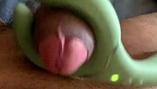 I masturbate and cum loudly with sex toy!