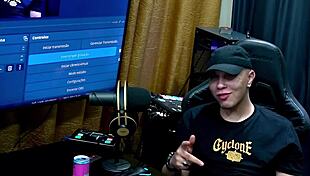 Renatinha Mello makes Ruan hard with a kiss and grab