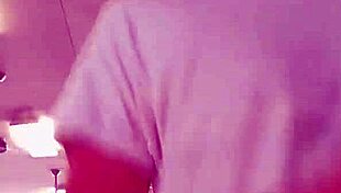 simple selfie clip of enjoying exercise in the gym