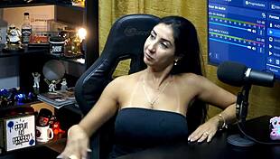 Renatinha Mello makes Ruan hard with a kiss and grab