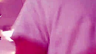 simple selfie clip of enjoying exercise in the gym