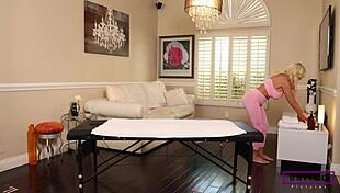 Hot Blondes Brittany Andrews and Kayla Kayden Eating Pussy Now!